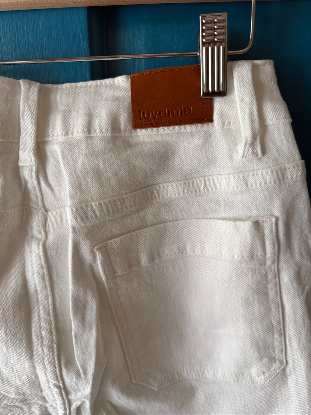 Luvamia White High-Rise Wide Leg cropped Jeans Medium NWT - Picture 3 of 5
